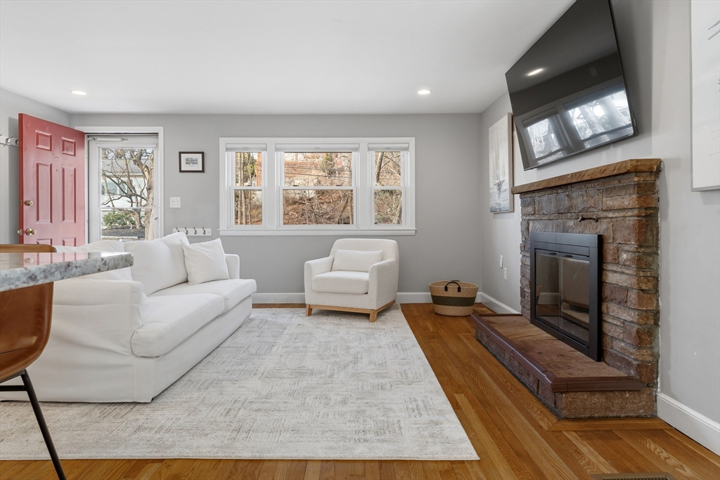 25 Hazelmere Road Boston, MA 02131 - Photo 5 of 33