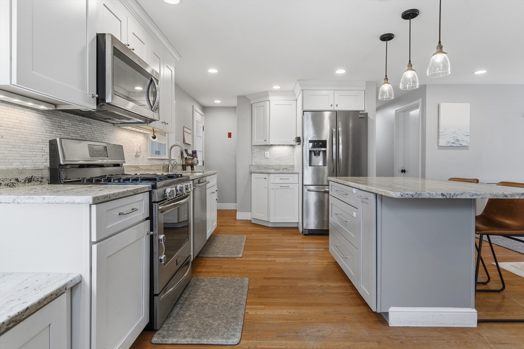 25 Hazelmere Road Boston, MA 02131 - Photo 7 of 33