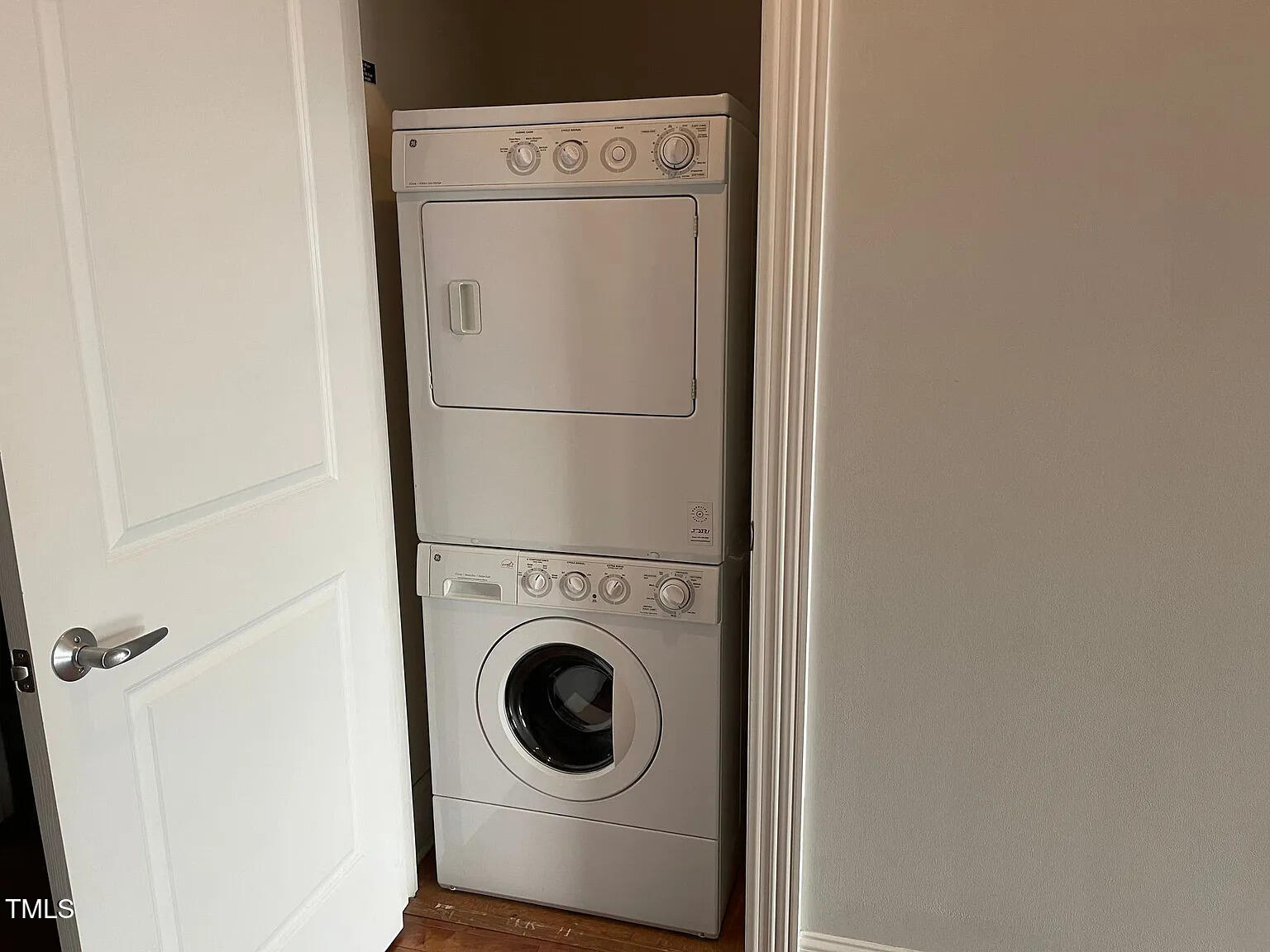 400 West North Street, Unit 634 Raleigh, NC 27603 - Photo 9 of 9 a utility room with dryer and washer