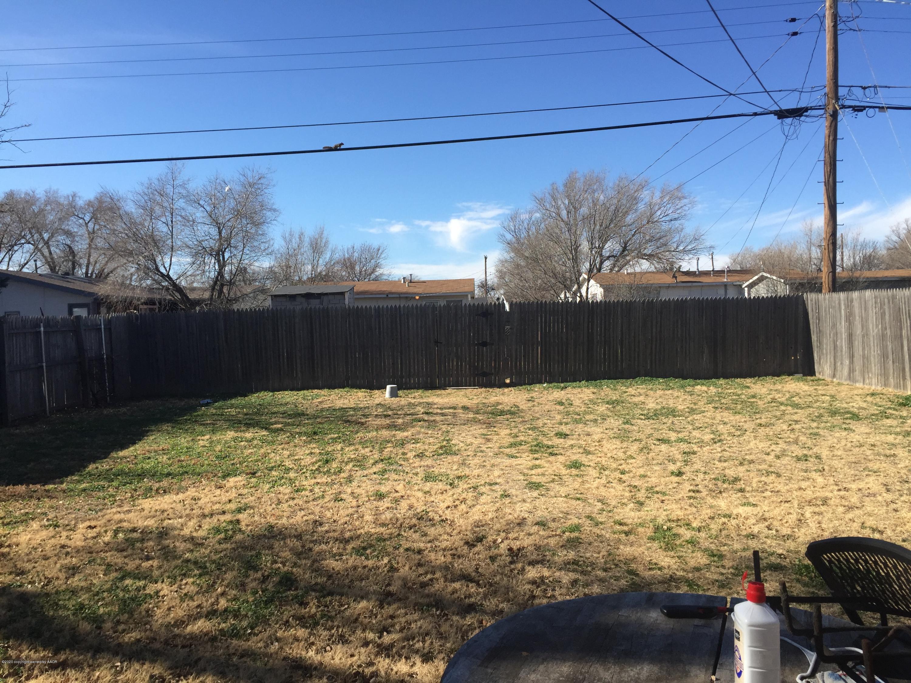 4602 South Hughes Street Amarillo, TX 79110 - Photo 6 of 7 a view of yard