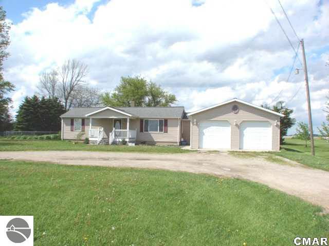 1771 East Washington Road Ithaca, MI 48847 - Photo 7 of 25 1770971-6.JPG