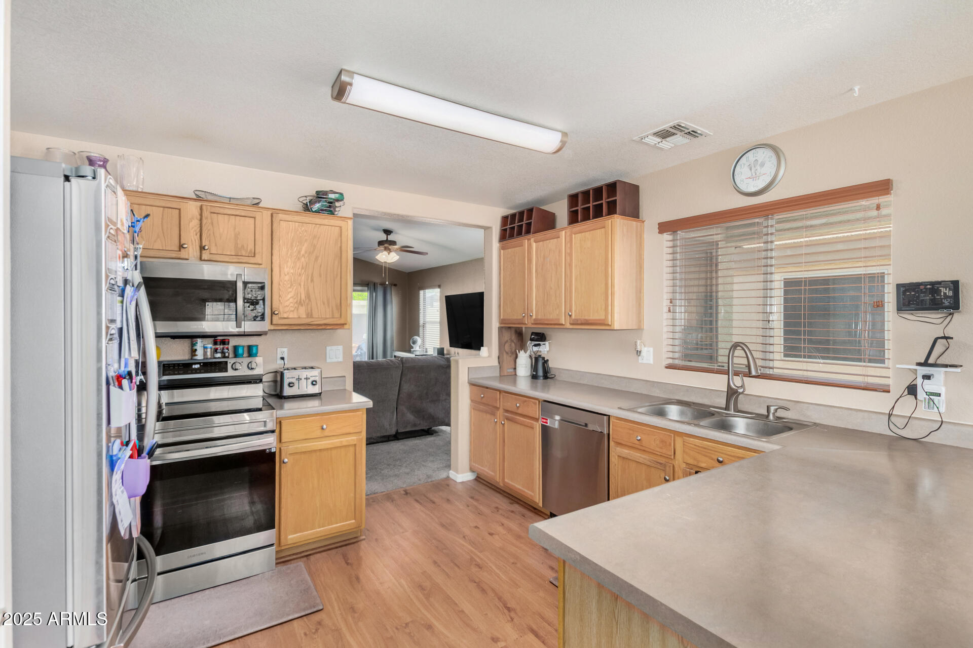 12814 West Hearn Road El Mirage, AZ 85335 - Photo 11 of 28 11 - Hearn