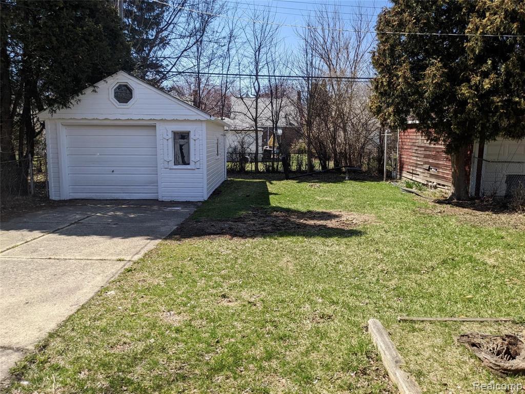 10033 Patton Street Detroit, MI 48228 - Photo 5 of 28