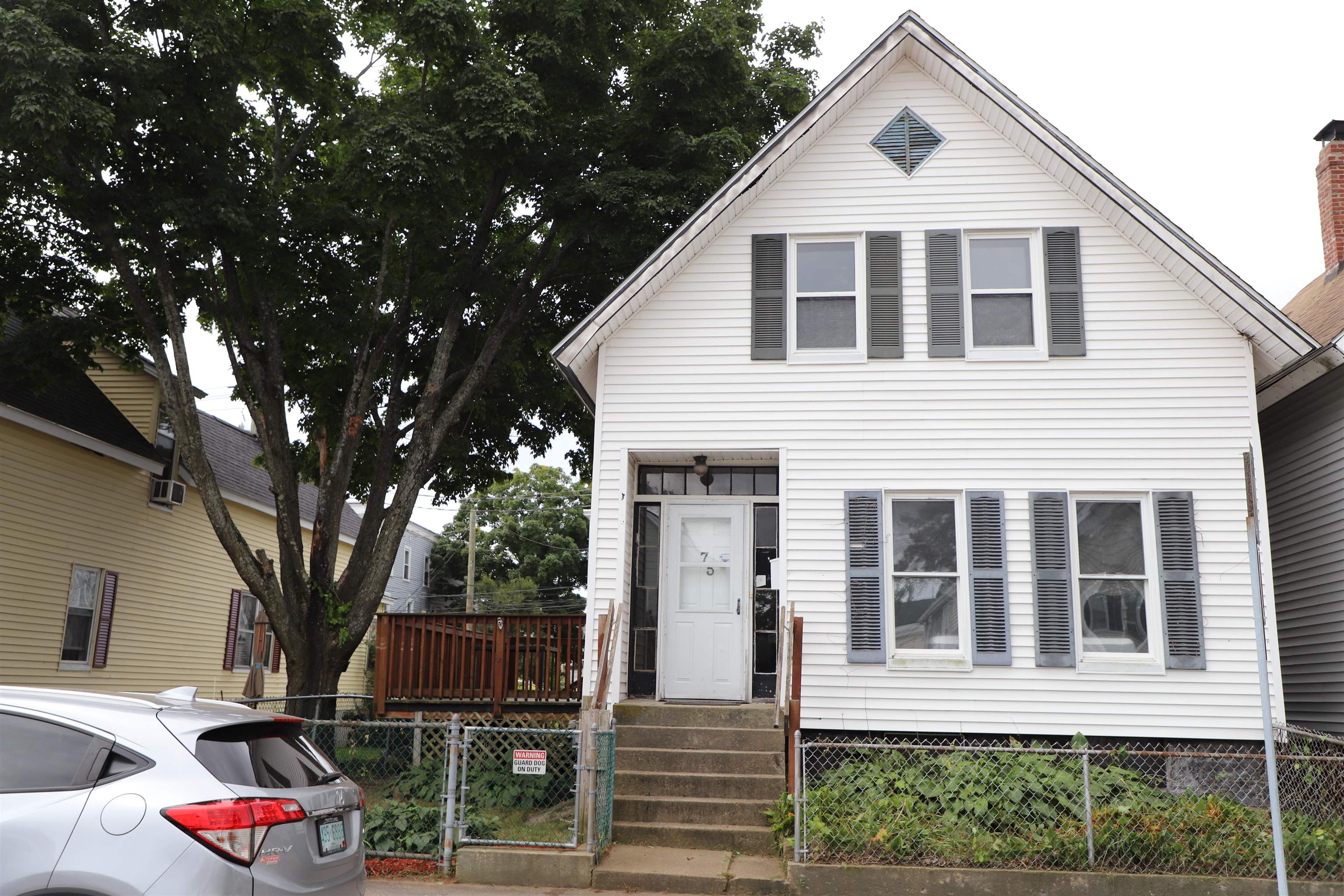 75 Laurel Street Manchester, NH 03103 - Photo 1 of 34 Gallery Image 1