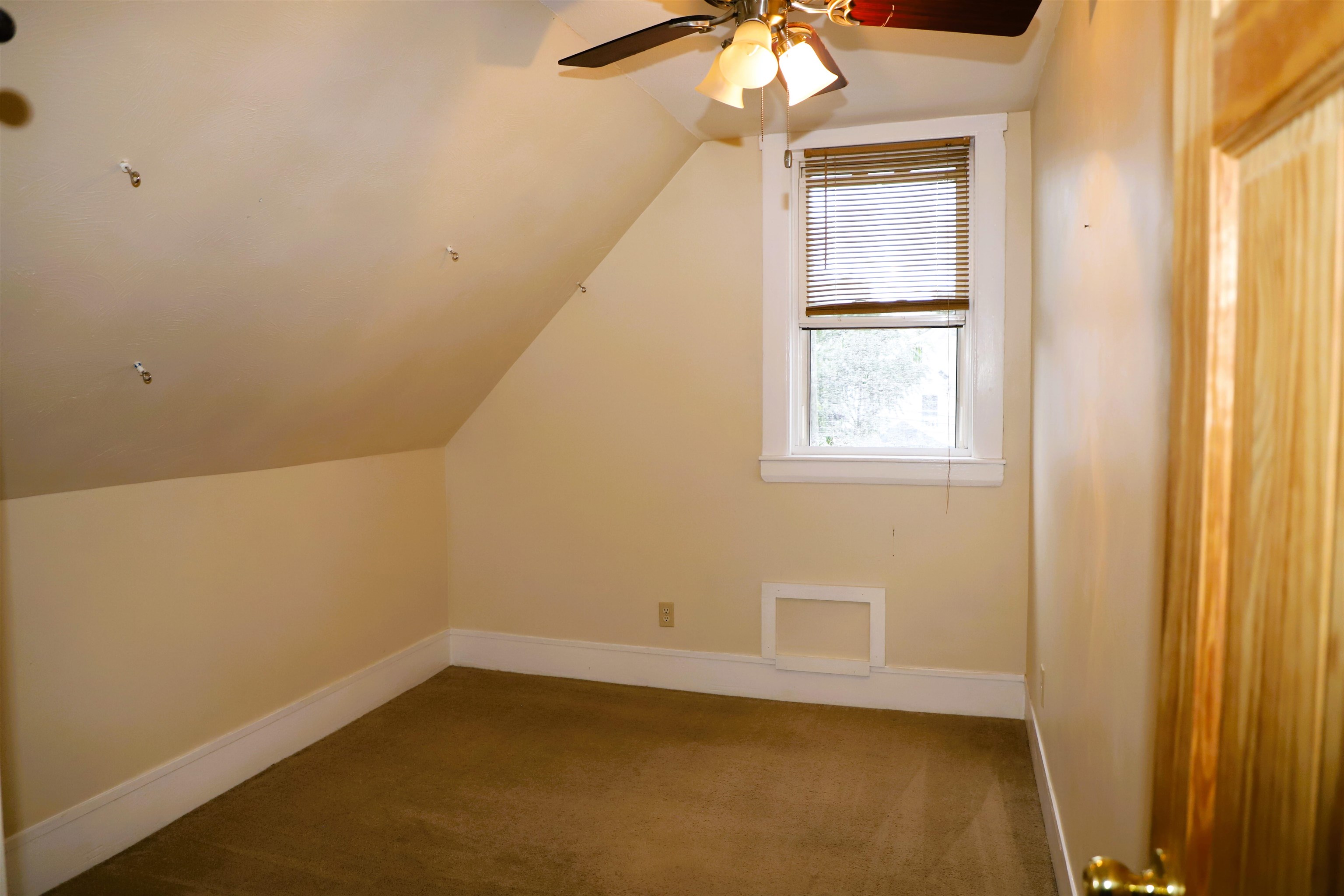 75 Laurel Street Manchester, NH 03103 - Photo 17 of 34 Gallery Image 17