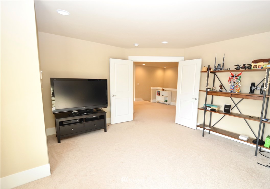 5210 Northeast 10th Street Renton, WA 98059 - Photo 23 of 25