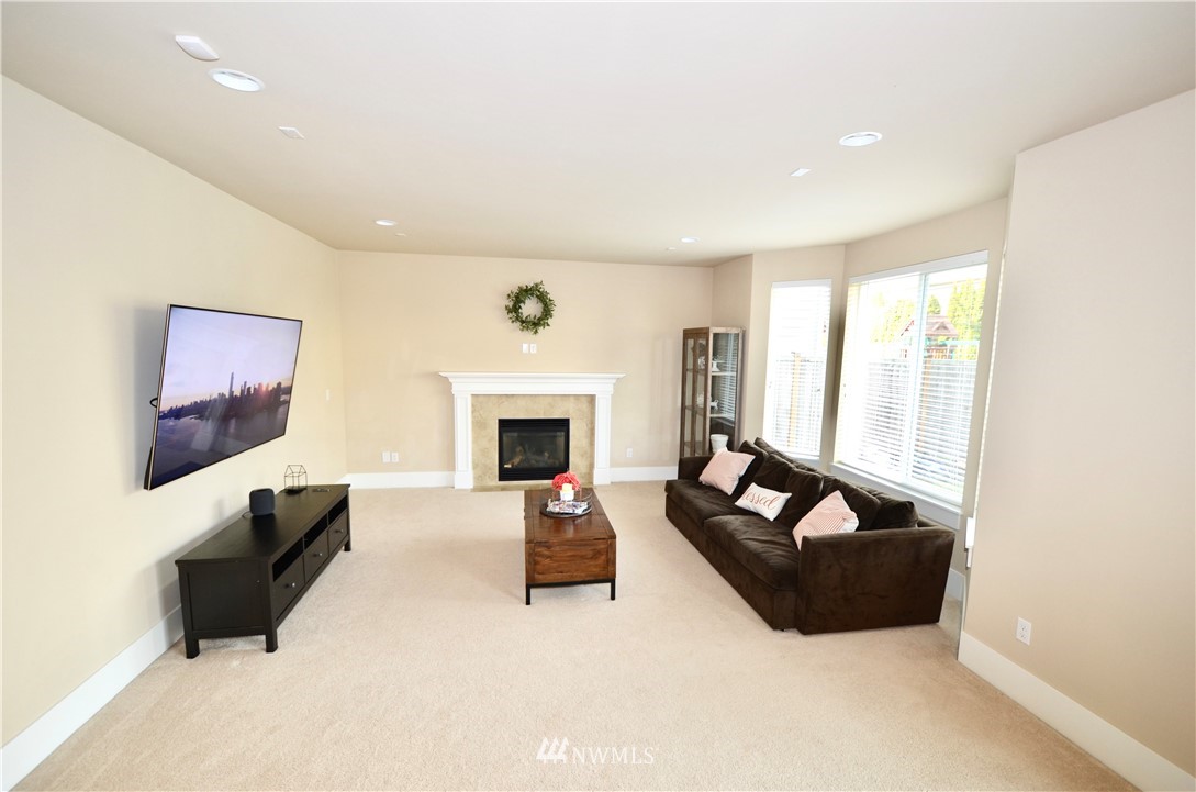 5210 Northeast 10th Street Renton, WA 98059 - Photo 4 of 25