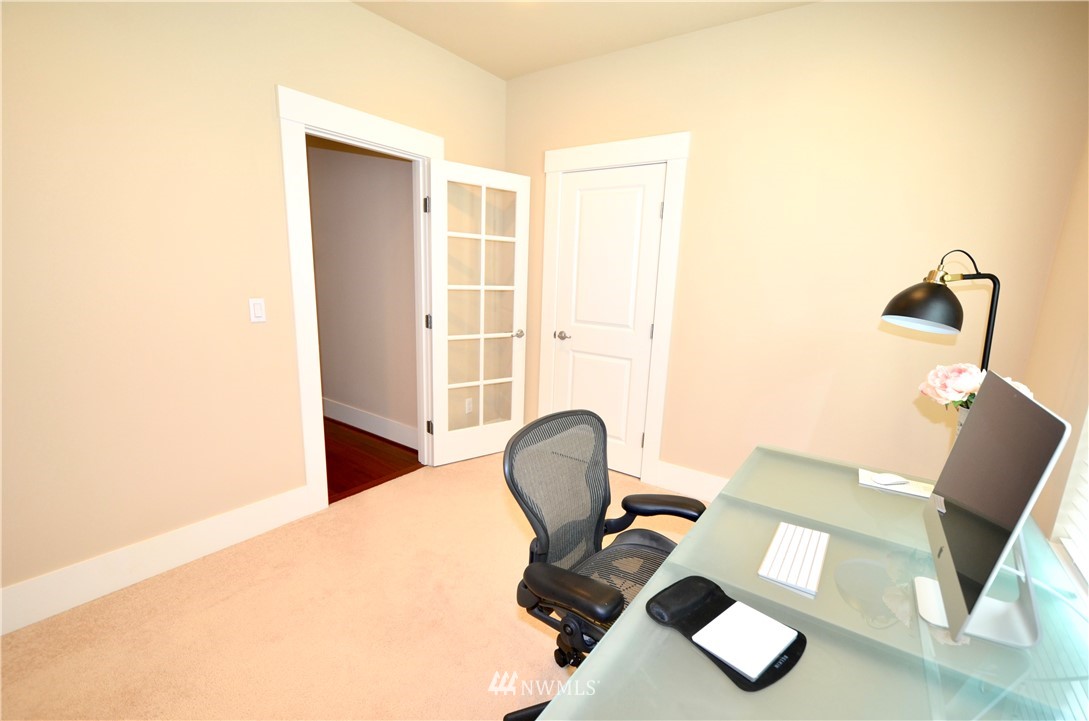5210 Northeast 10th Street Renton, WA 98059 - Photo 7 of 25