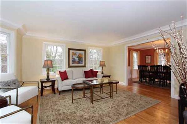 19 Raymond Road Sudbury, MA 01776 - Photo 9 of 25