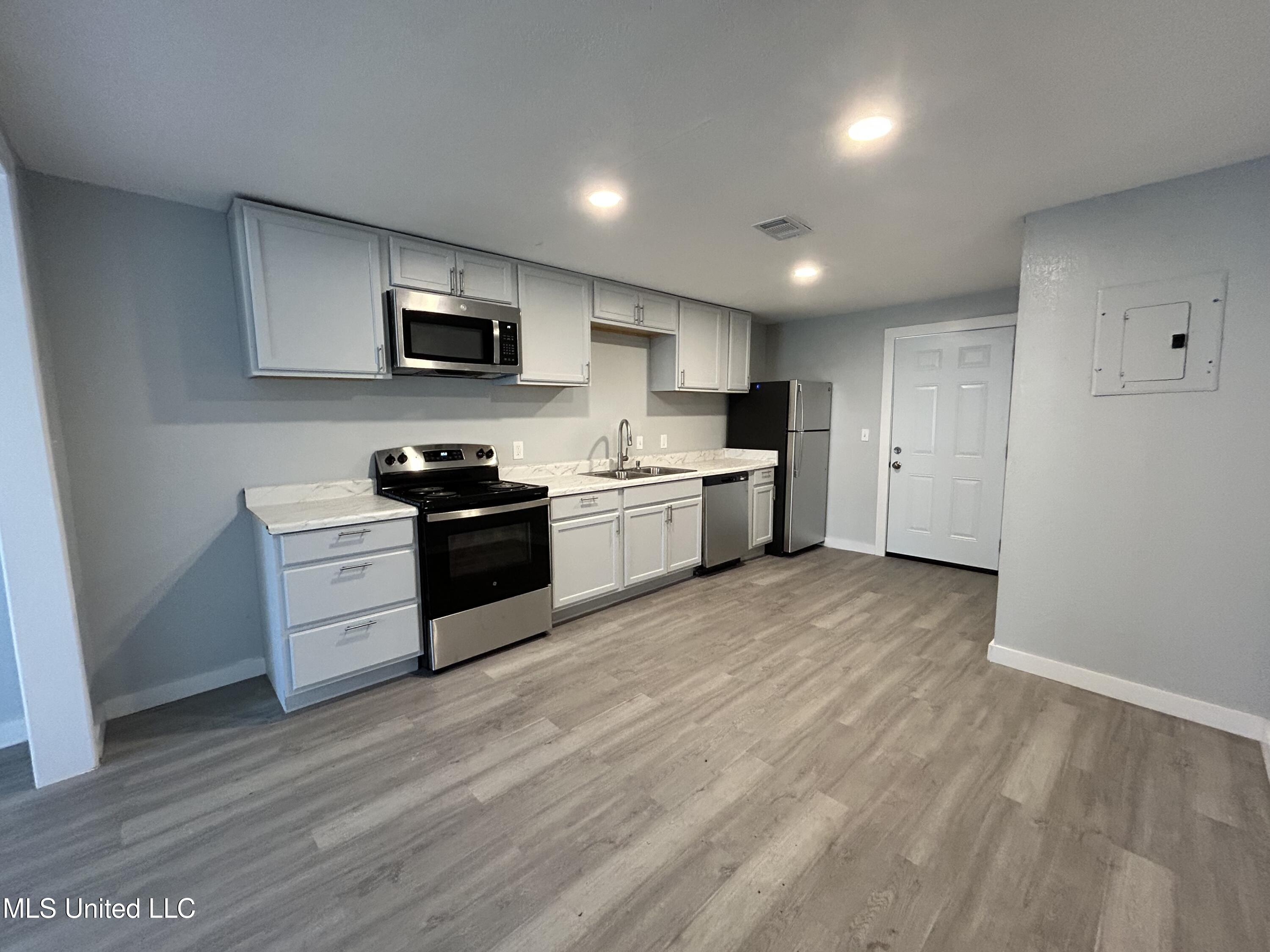 2004 47th Avenue Gulfport, MS 39501 - Photo 3 of 12 Unit A