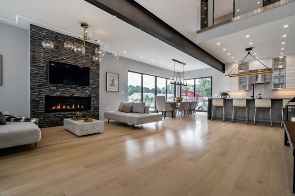 61 Walnut Street Saugus, MA 01906 - Photo 5 of 42