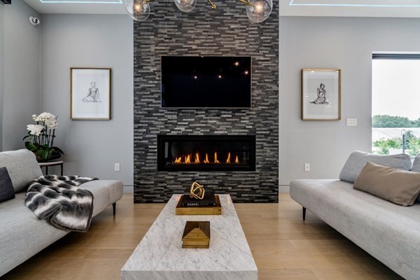 61 Walnut Street Saugus, MA 01906 - Photo 8 of 42