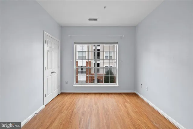 $2,000 | 4852 Eisenhower Avenue, Unit 237, Alexandria, VA 22304