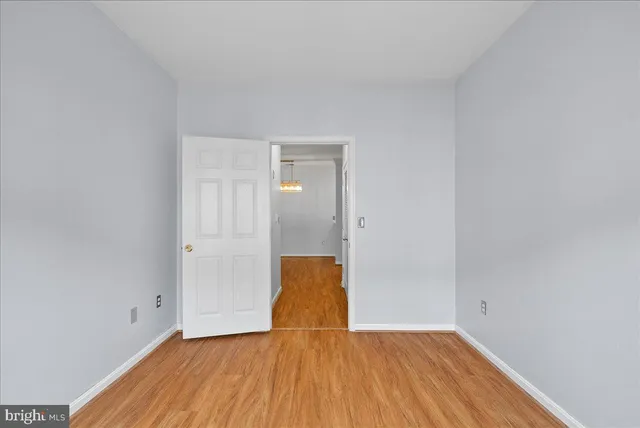 $2,000 | 4852 Eisenhower Avenue, Unit 237, Alexandria, VA 22304