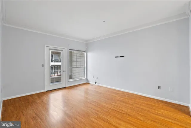 $2,000 | 4852 Eisenhower Avenue, Unit 237, Alexandria, VA 22304