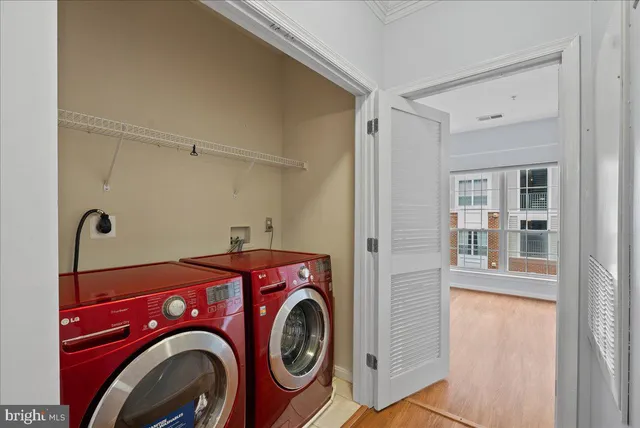 $2,000 | 4852 Eisenhower Avenue, Unit 237, Alexandria, VA 22304