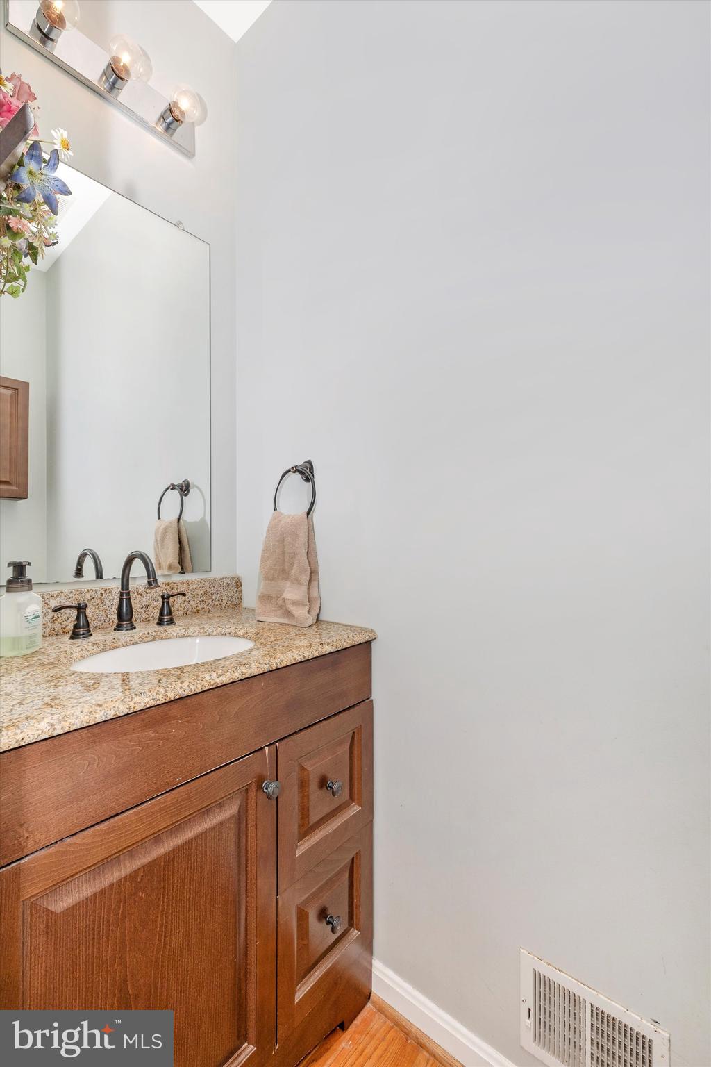13384 Moser Road Thurmont, MD 21788 - Photo 28 of 93 Powder room