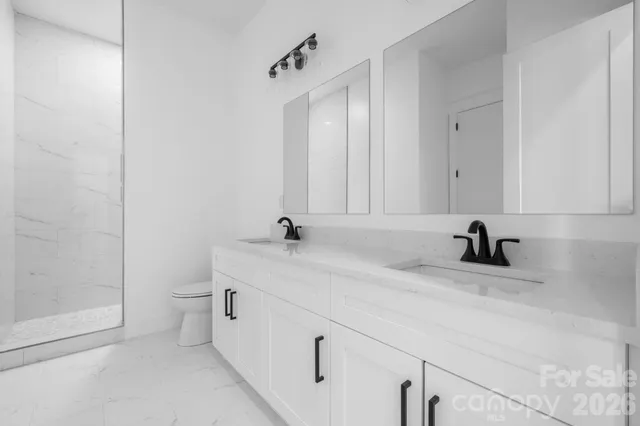 $675,000 | 1207 39th Avenue Northeast, Hickory, NC 28601