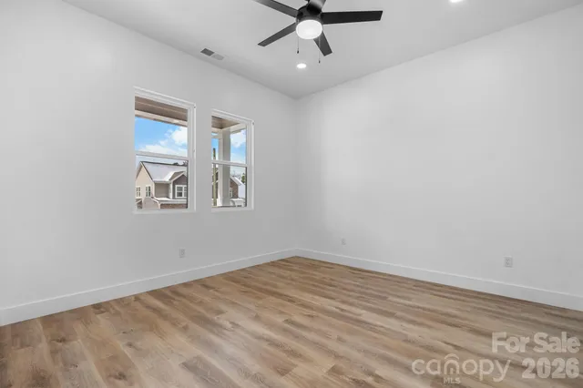 $675,000 | 1207 39th Avenue Northeast, Hickory, NC 28601