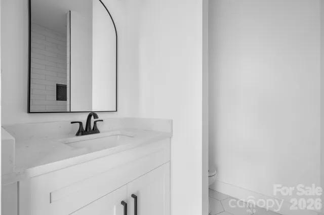 $675,000 | 1207 39th Avenue Northeast, Hickory, NC 28601