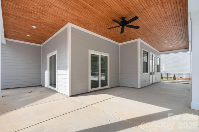 $675,000 | 1207 39th Avenue Northeast, Hickory, NC 28601