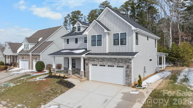 $675,000 | 1207 39th Avenue Northeast, Hickory, NC 28601