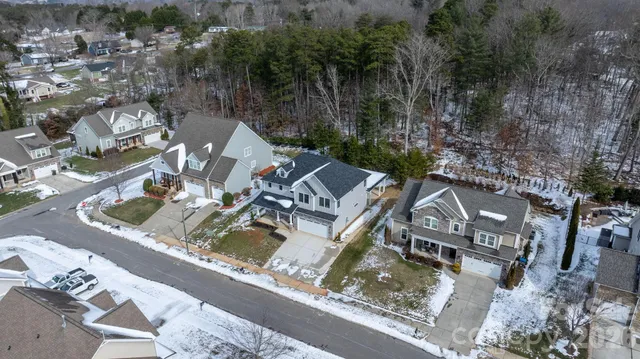 $675,000 | 1207 39th Avenue Northeast, Hickory, NC 28601