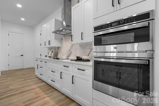 $675,000 | 1207 39th Avenue Northeast, Hickory, NC 28601