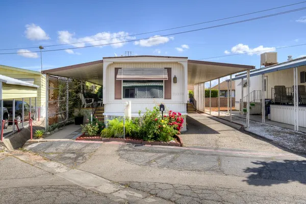 $55,900 | 1724 Minnewawa Avenue, Unit 8, Clovis, CA 93612