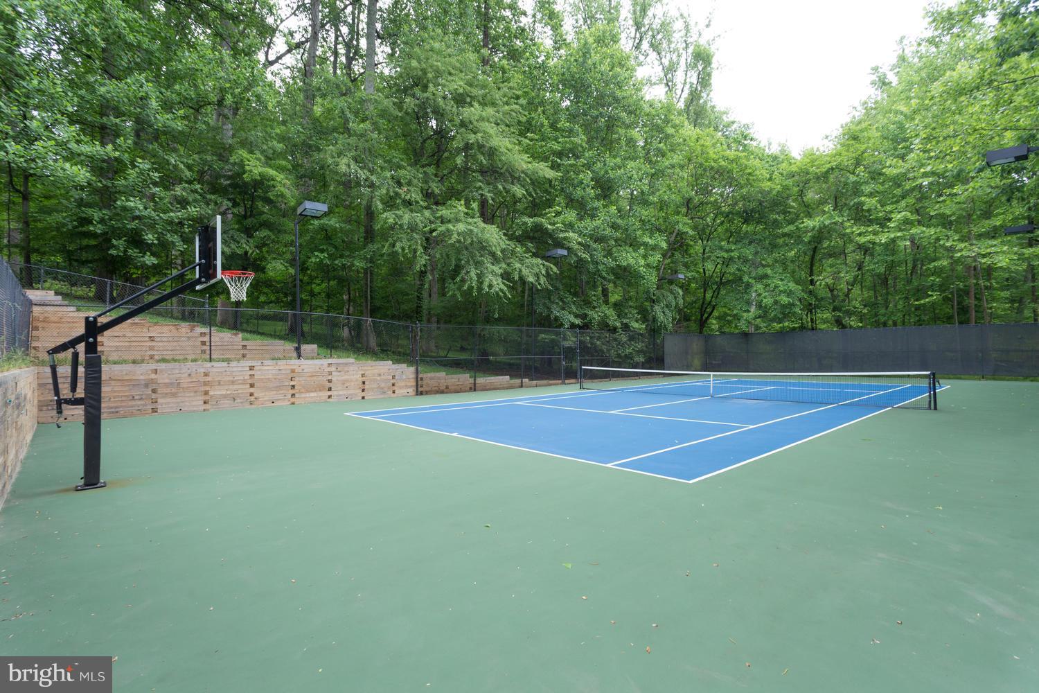 8609 Brook Road McLean, VA 22102 - Photo 4 of 30 Tennis/Sports Court