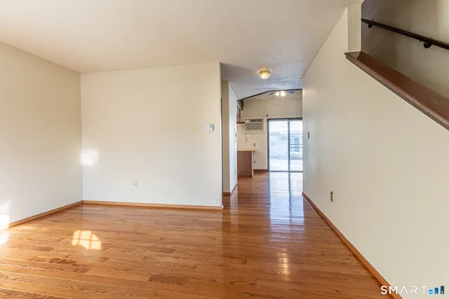 $179,900 | 1 Abbott Road, Unit 40, Ellington, CT 06029