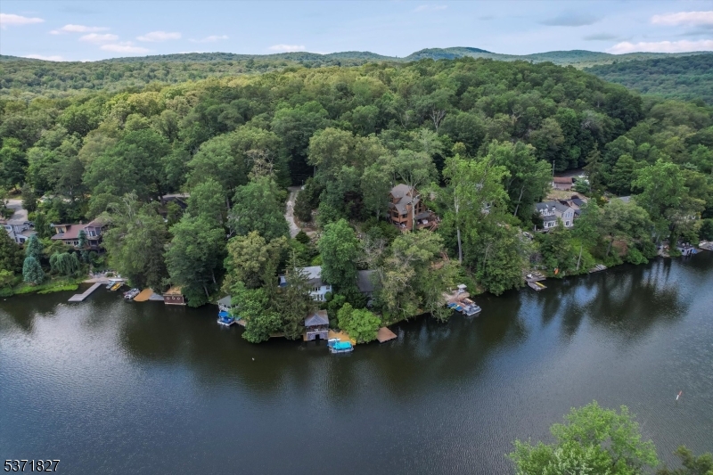 151 Pine Tree Road Bloomingdale, NJ 07403 - Photo 13 of 14 Gallery Image 13