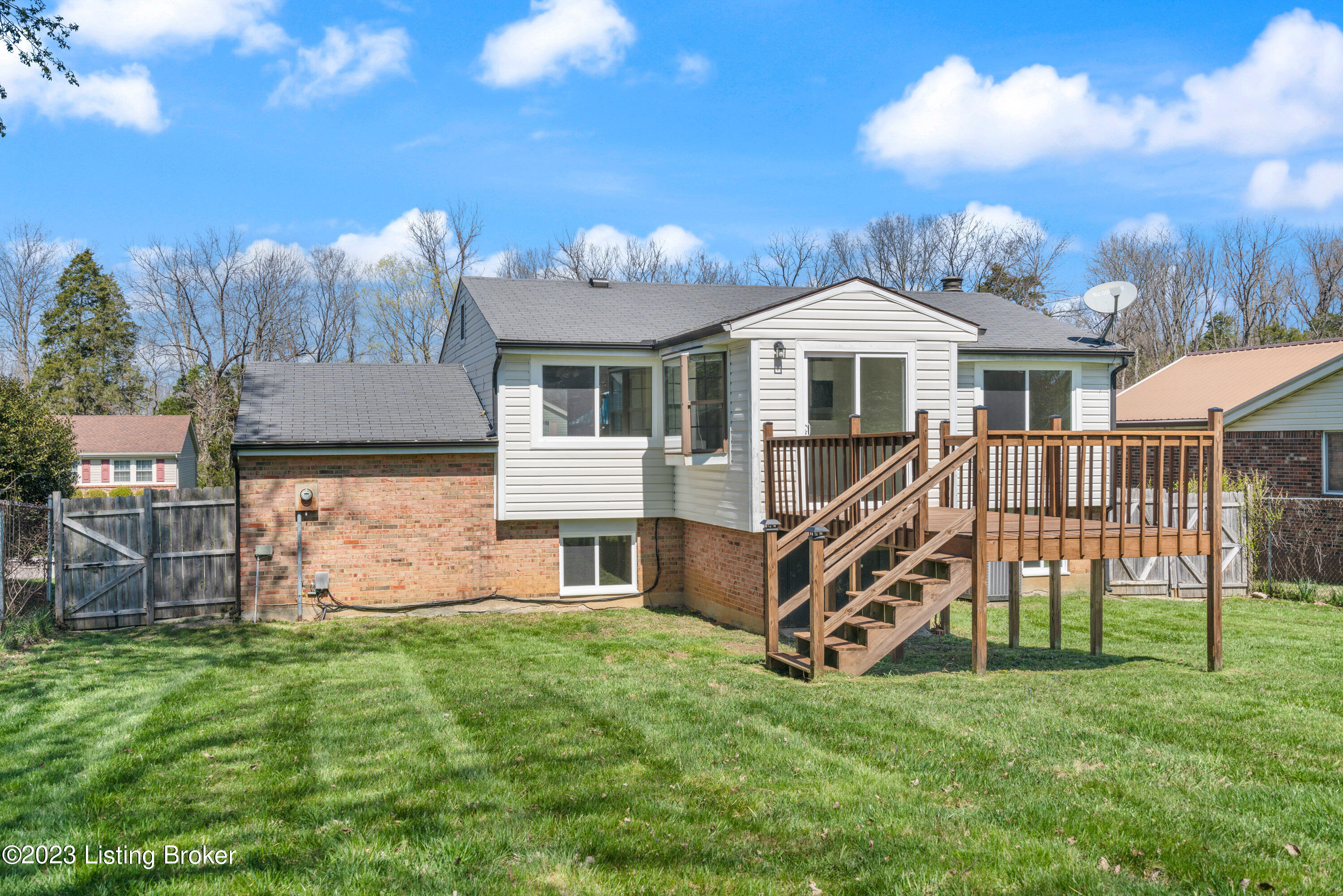 6402 Overton Road Louisville, KY 40228 - Photo 35 of 41 Exterior Back