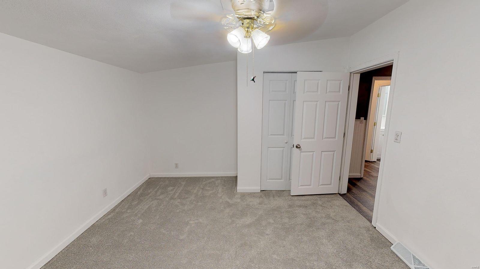 413 West Spring Street Staunton, IL 62088 - Photo 11 of 18