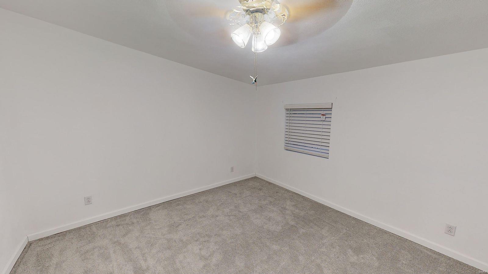 413 West Spring Street Staunton, IL 62088 - Photo 13 of 18