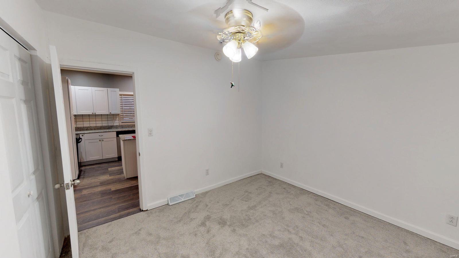 413 West Spring Street Staunton, IL 62088 - Photo 14 of 18