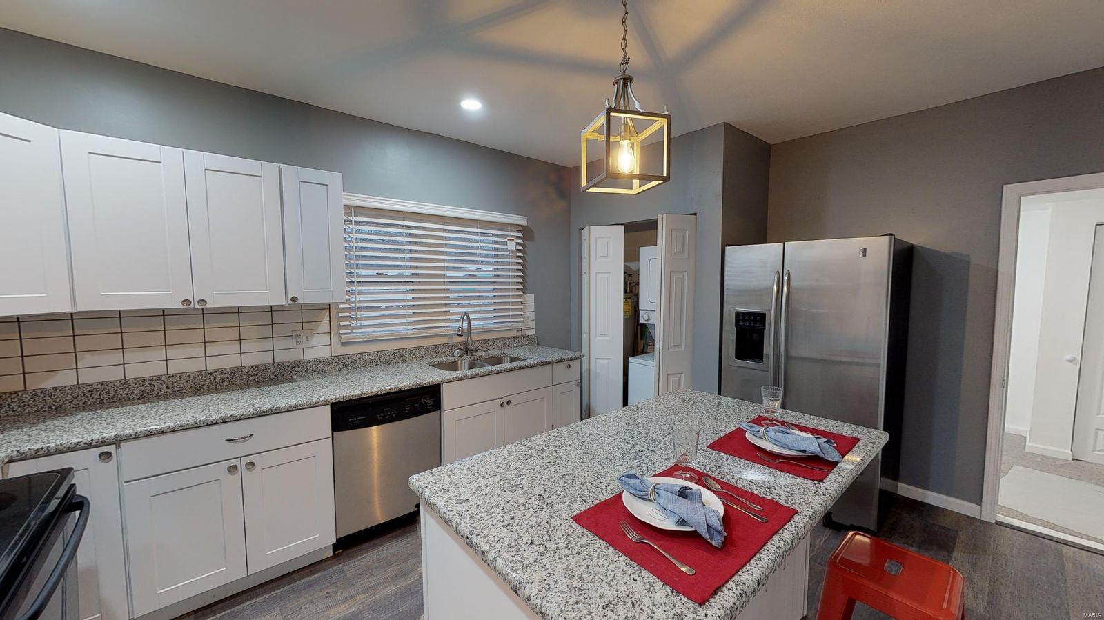 413 West Spring Street Staunton, IL 62088 - Photo 5 of 18