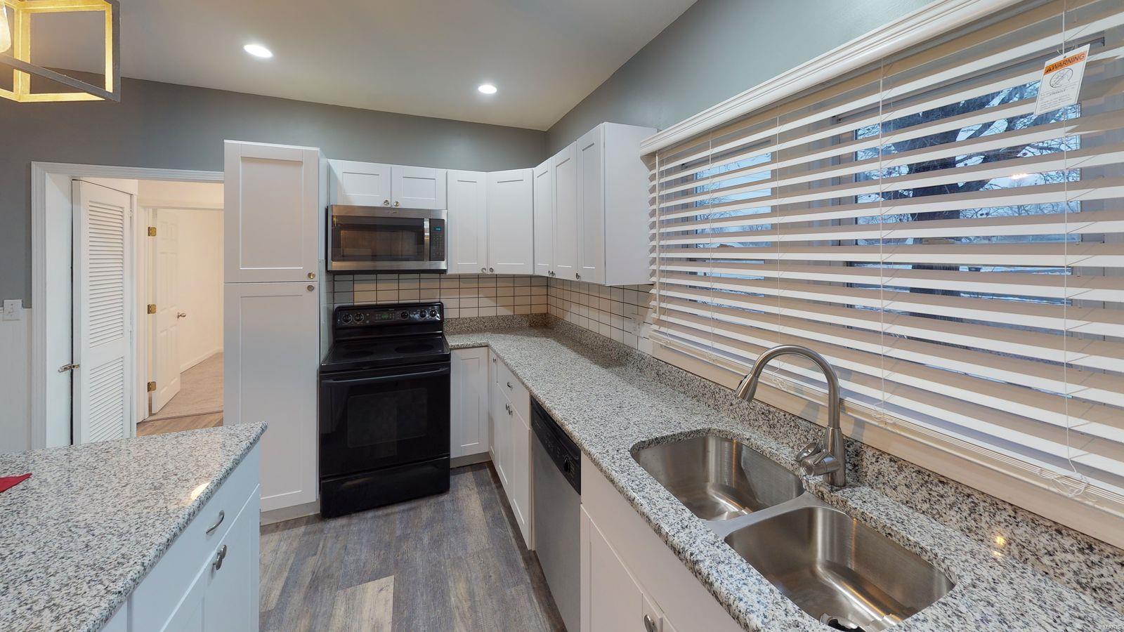 413 West Spring Street Staunton, IL 62088 - Photo 7 of 18