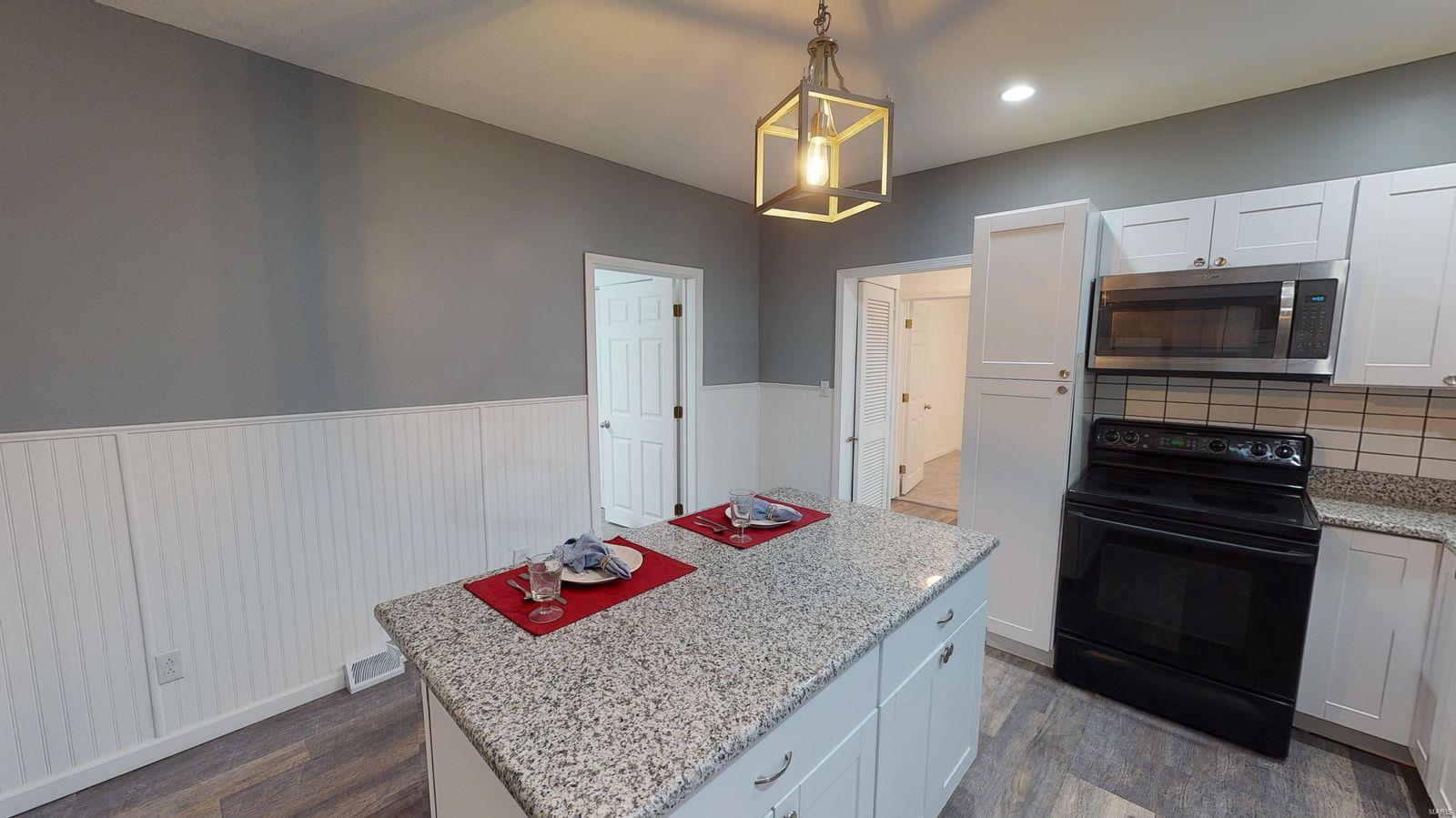 413 West Spring Street Staunton, IL 62088 - Photo 8 of 18