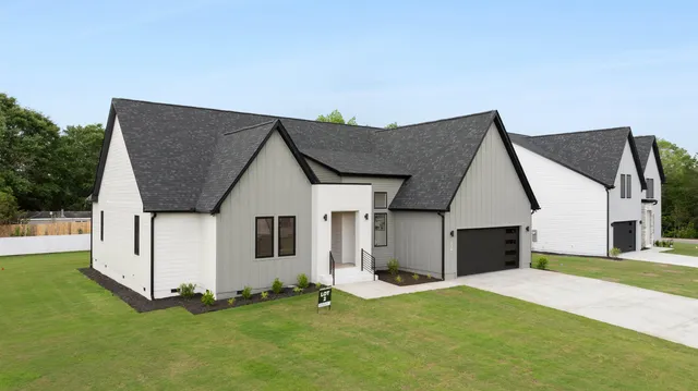 $650,000 | 730 New South Court, Wellford, SC 29385