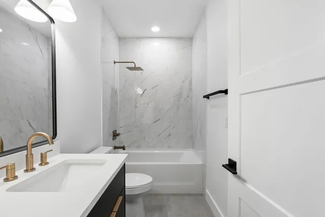 $650,000 | 730 New South Court, Wellford, SC 29385