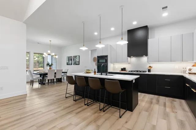 $650,000 | 730 New South Court, Wellford, SC 29385