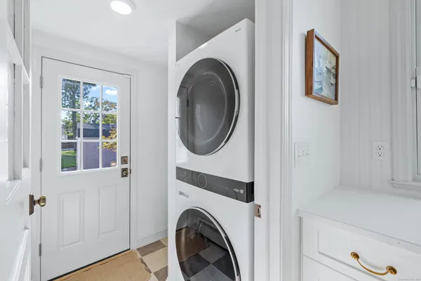 $1,100,000 | 144 Shore Road, Clinton, CT 06413