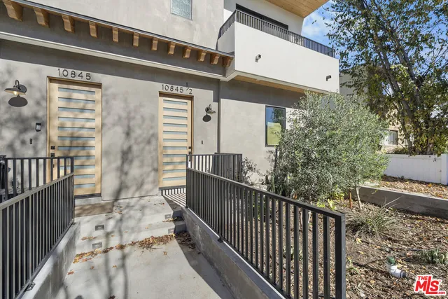 $5,500 | 10845 1/2 Morrison Street, North Hollywood, CA 91601