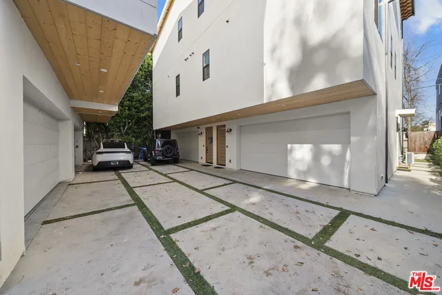 $5,500 | 10845 1/2 Morrison Street, North Hollywood, CA 91601