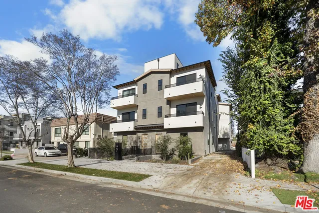 $5,500 | 10845 1/2 Morrison Street, North Hollywood, CA 91601