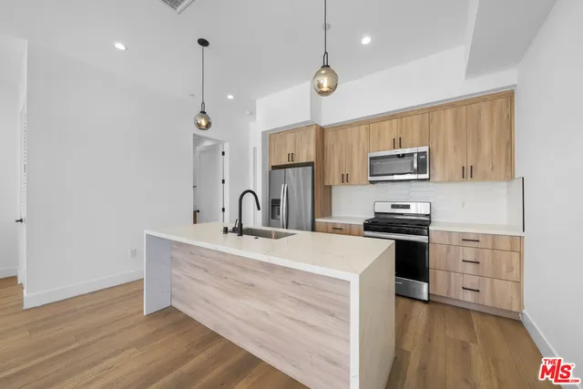 $5,500 | 10845 1/2 Morrison Street, North Hollywood, CA 91601