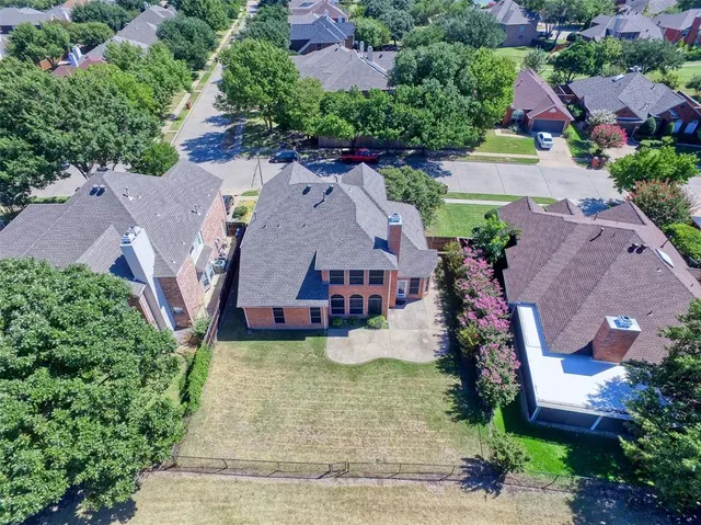 $2,700 | 5717 Belle Chasse Lane, Frisco, TX 75035