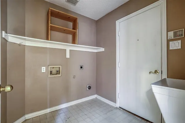 $2,700 | 5717 Belle Chasse Lane, Frisco, TX 75035