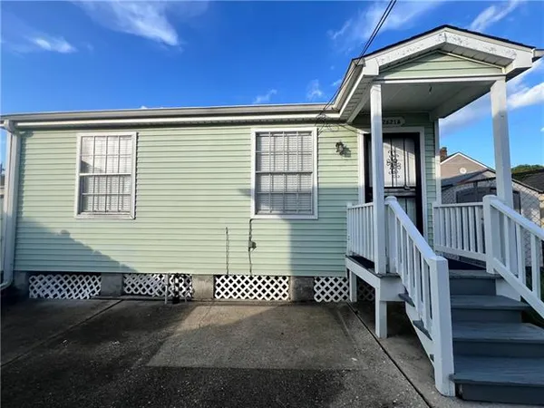 $1,000 | 2621 First Street, Unit A, New Orleans, LA 70113